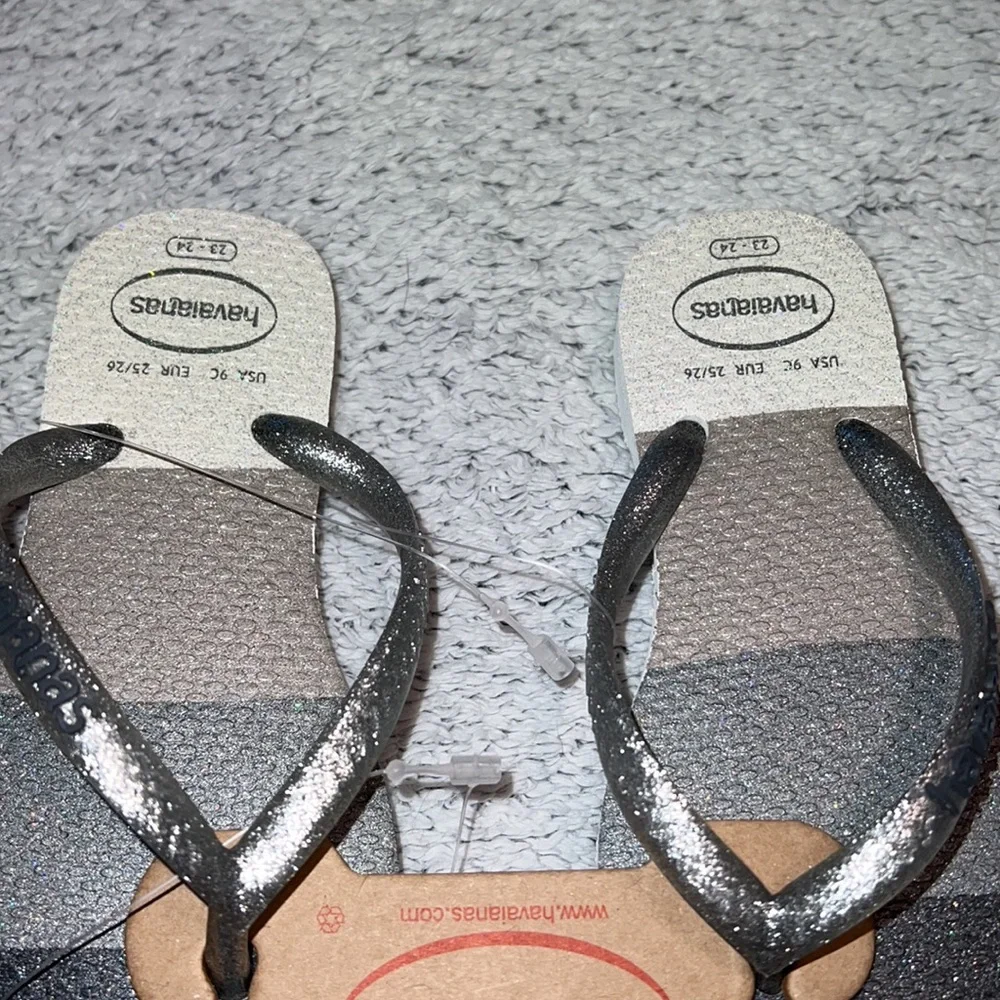 Havaianas flip flops sandals , size 9 childrens , NWT